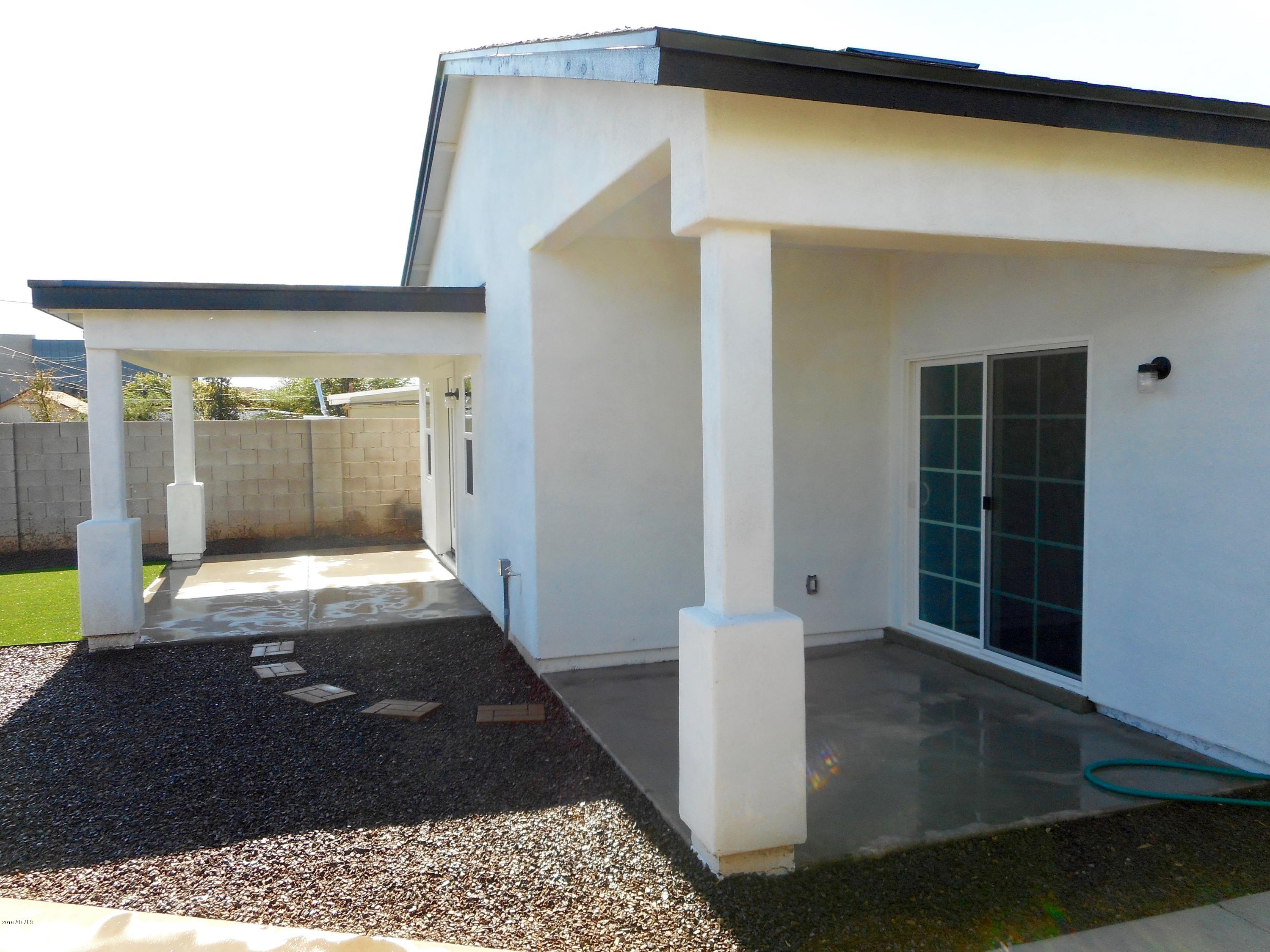1237 East Almeria Road Phoenix, AZ 85006 - Photo 28 of 34 Master Covered Patio