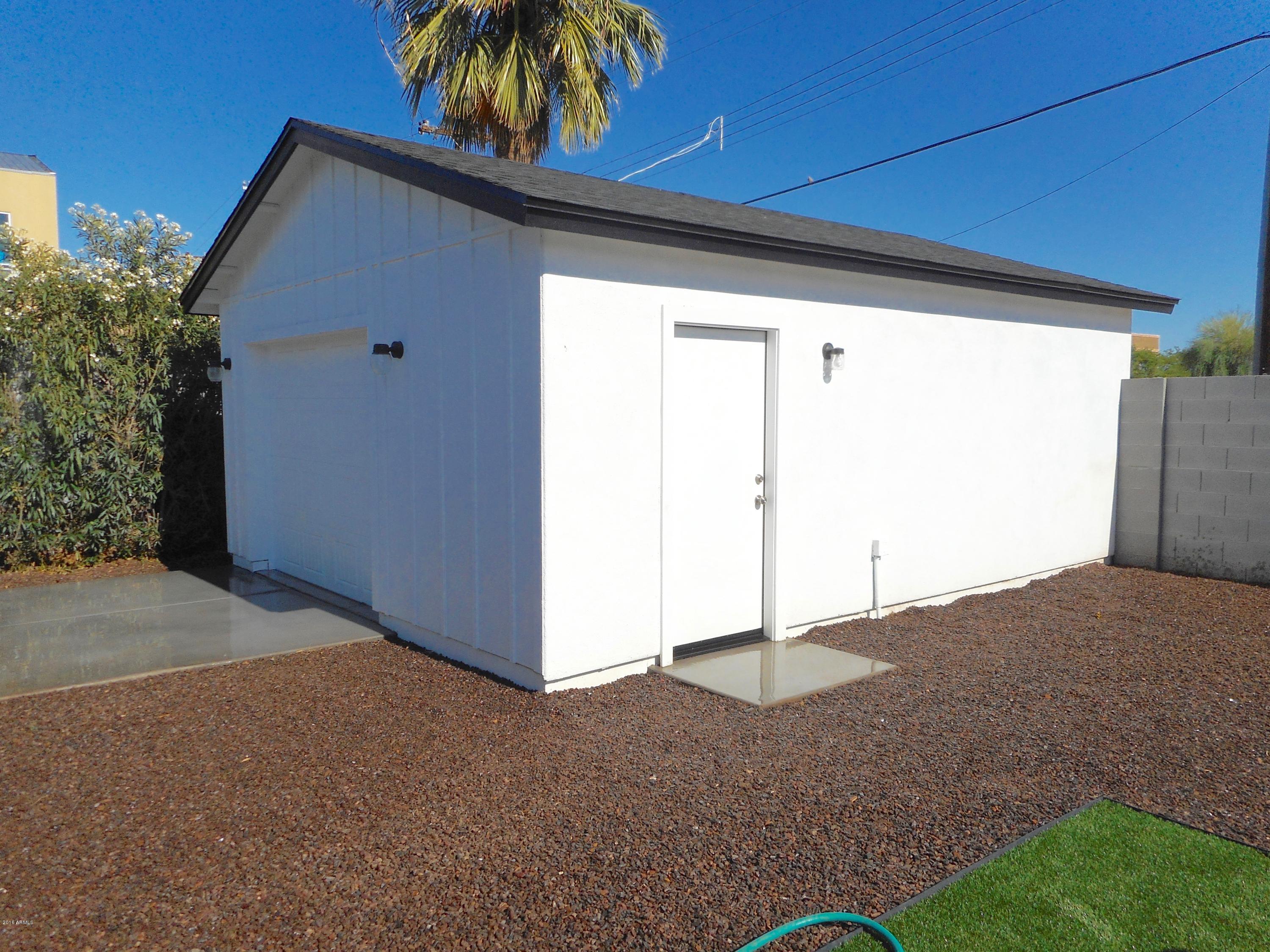 1237 East Almeria Road Phoenix, AZ 85006 - Photo 31 of 34 Garage