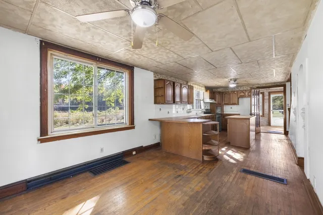 $1,200,000 | 11160 Farina Road, New Buffalo, MI 49117