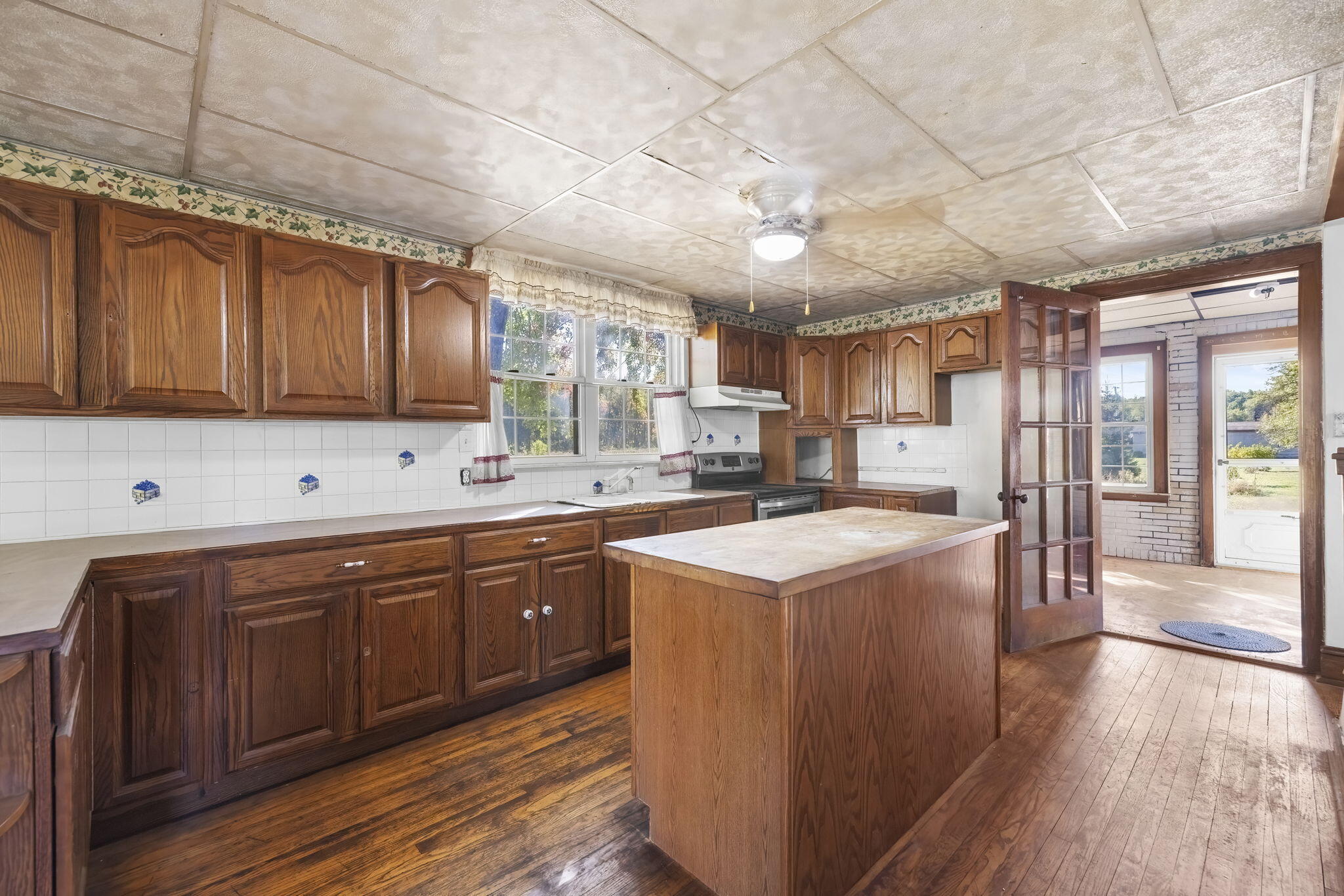 11160 Farina Road New Buffalo, MI 49117 - Photo 25 of 51 Kitchen