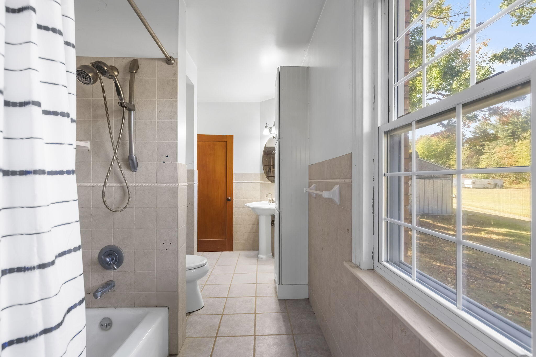 11160 Farina Road New Buffalo, MI 49117 - Photo 27 of 51 Main floor bath