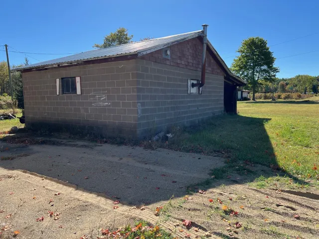 $1,200,000 | 11160 Farina Road, New Buffalo, MI 49117