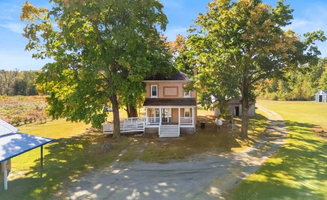 $1,200,000 | 11160 Farina Road, New Buffalo, MI 49117