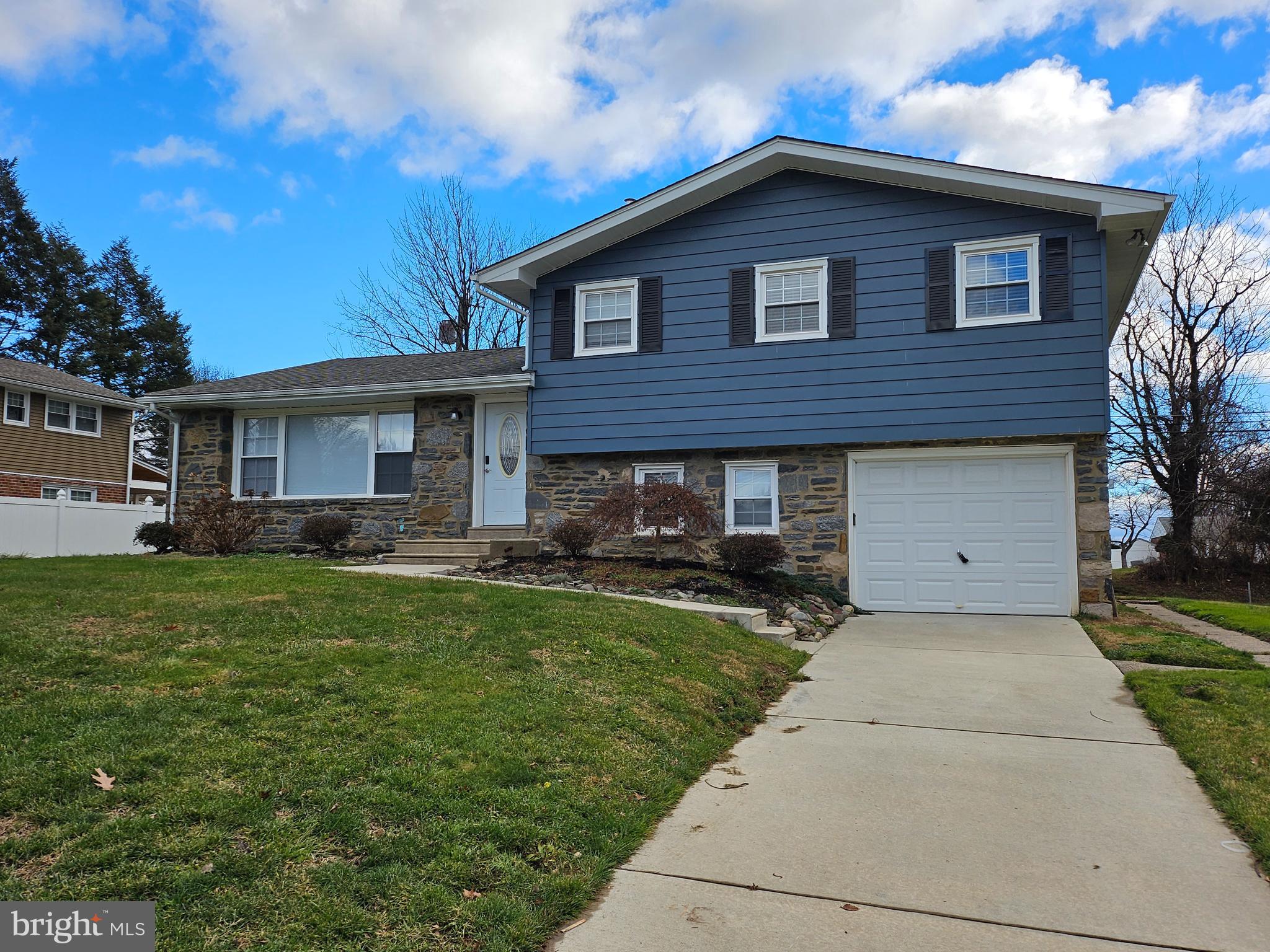 9221 Burbank Road Philadelphia, PA 19115 - Photo 2 of 39