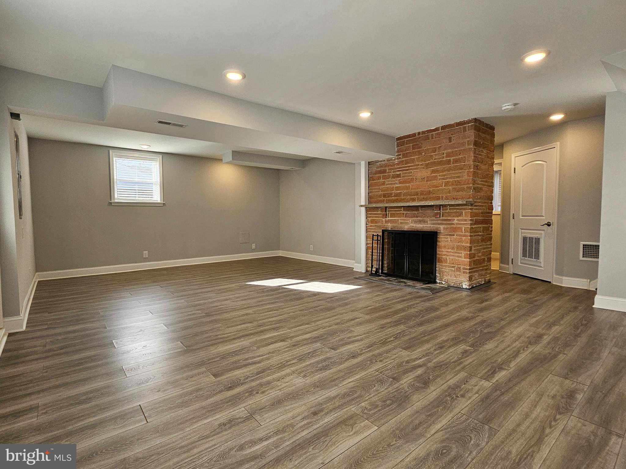 9221 Burbank Road Philadelphia, PA 19115 - Photo 30 of 39