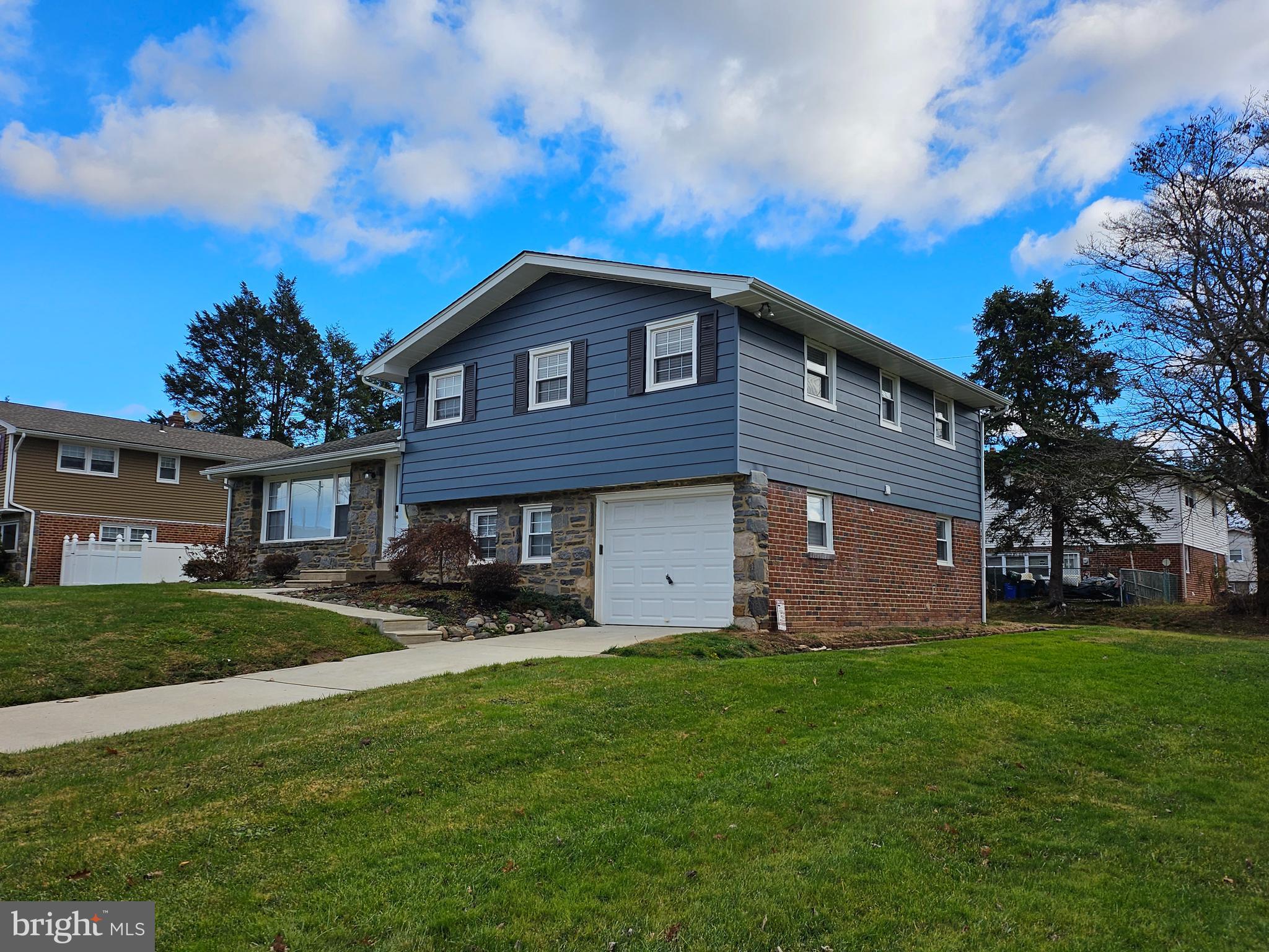 9221 Burbank Road Philadelphia, PA 19115 - Photo 3 of 39