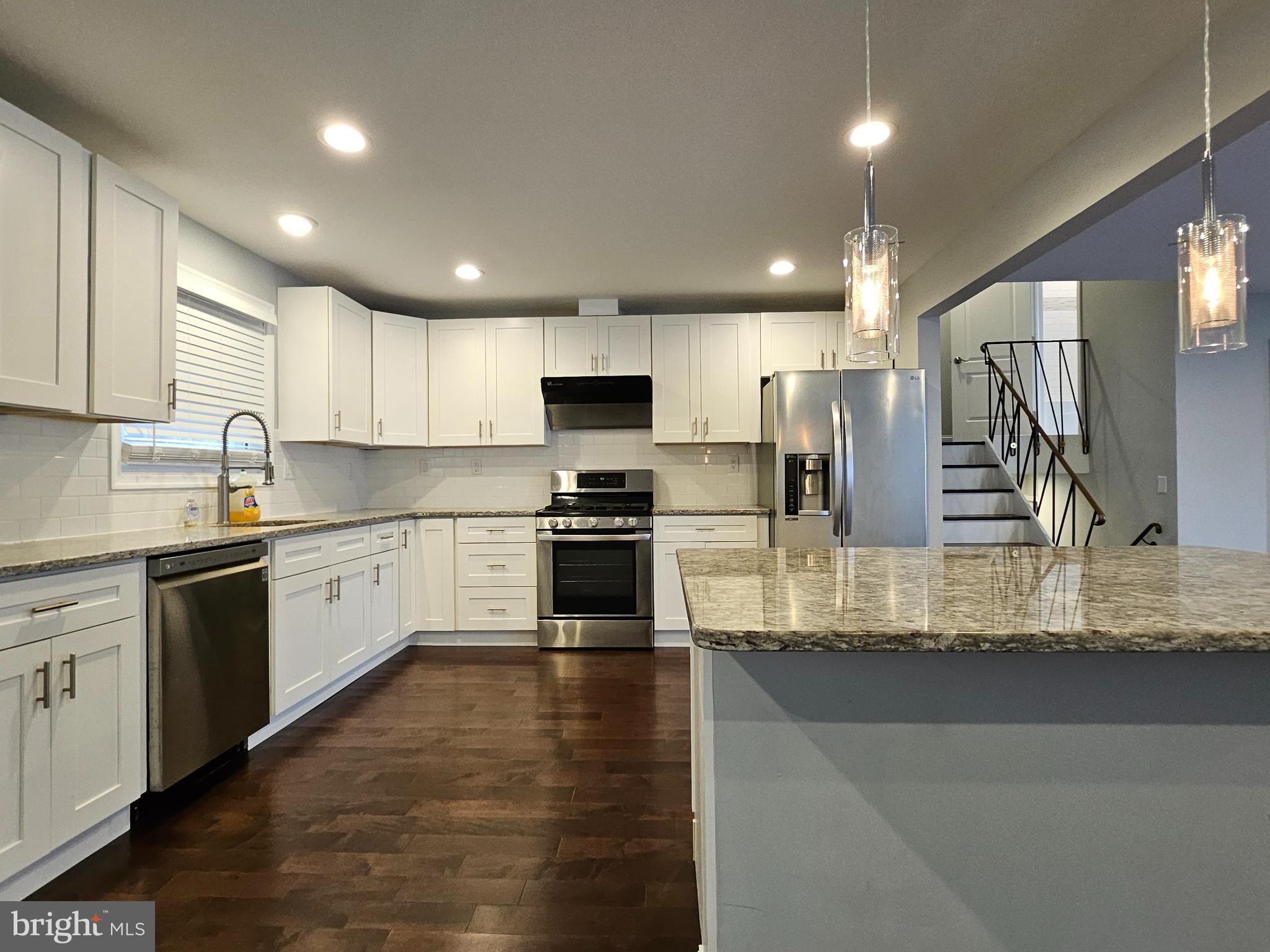 9221 Burbank Road Philadelphia, PA 19115 - Photo 10 of 39