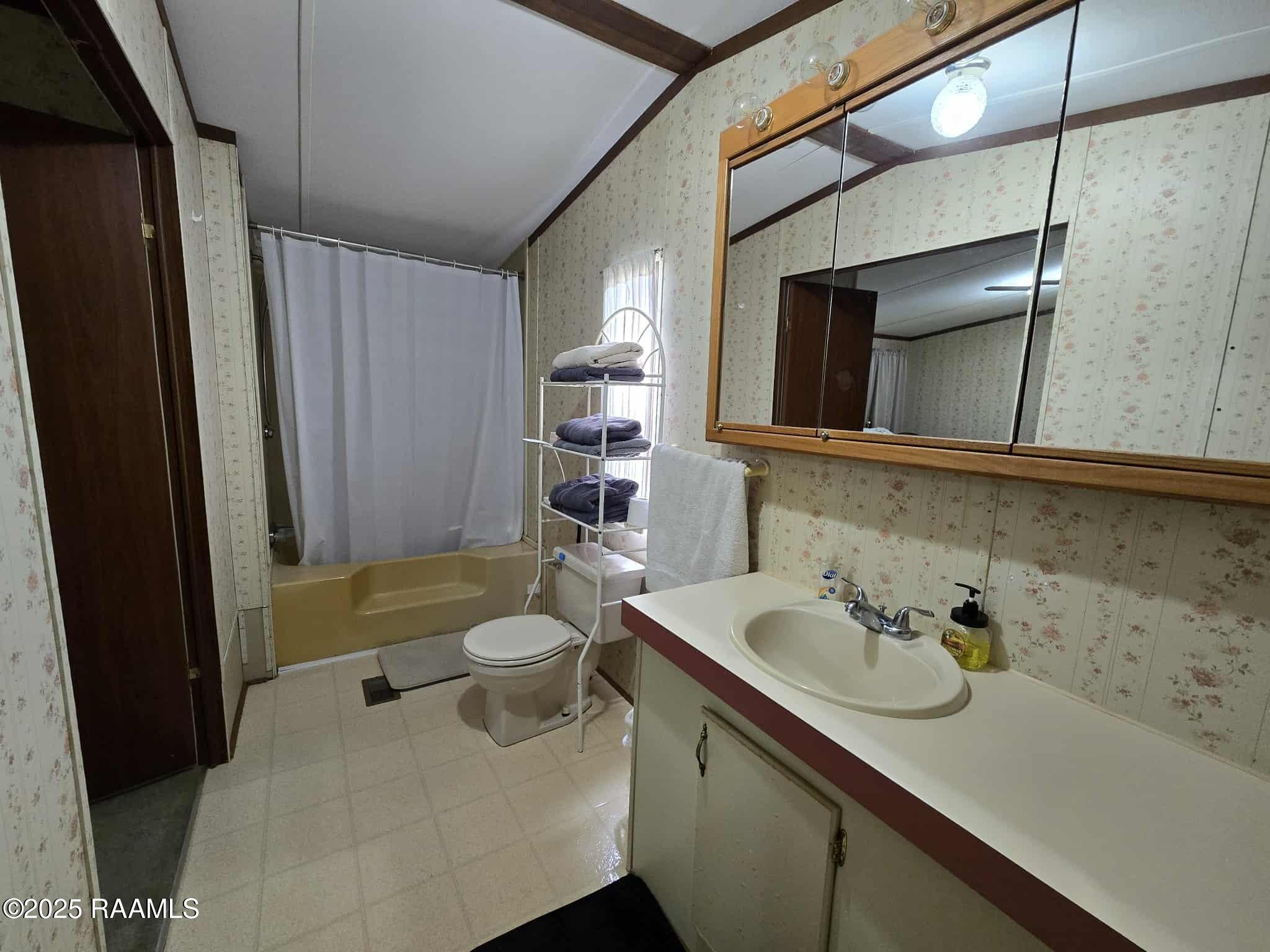 1011 Malapart Road Lafayette, LA 70507 - Photo 16 of 20 9fa10c75-952c-4ad9-a0b4-5c3fe7b3041c