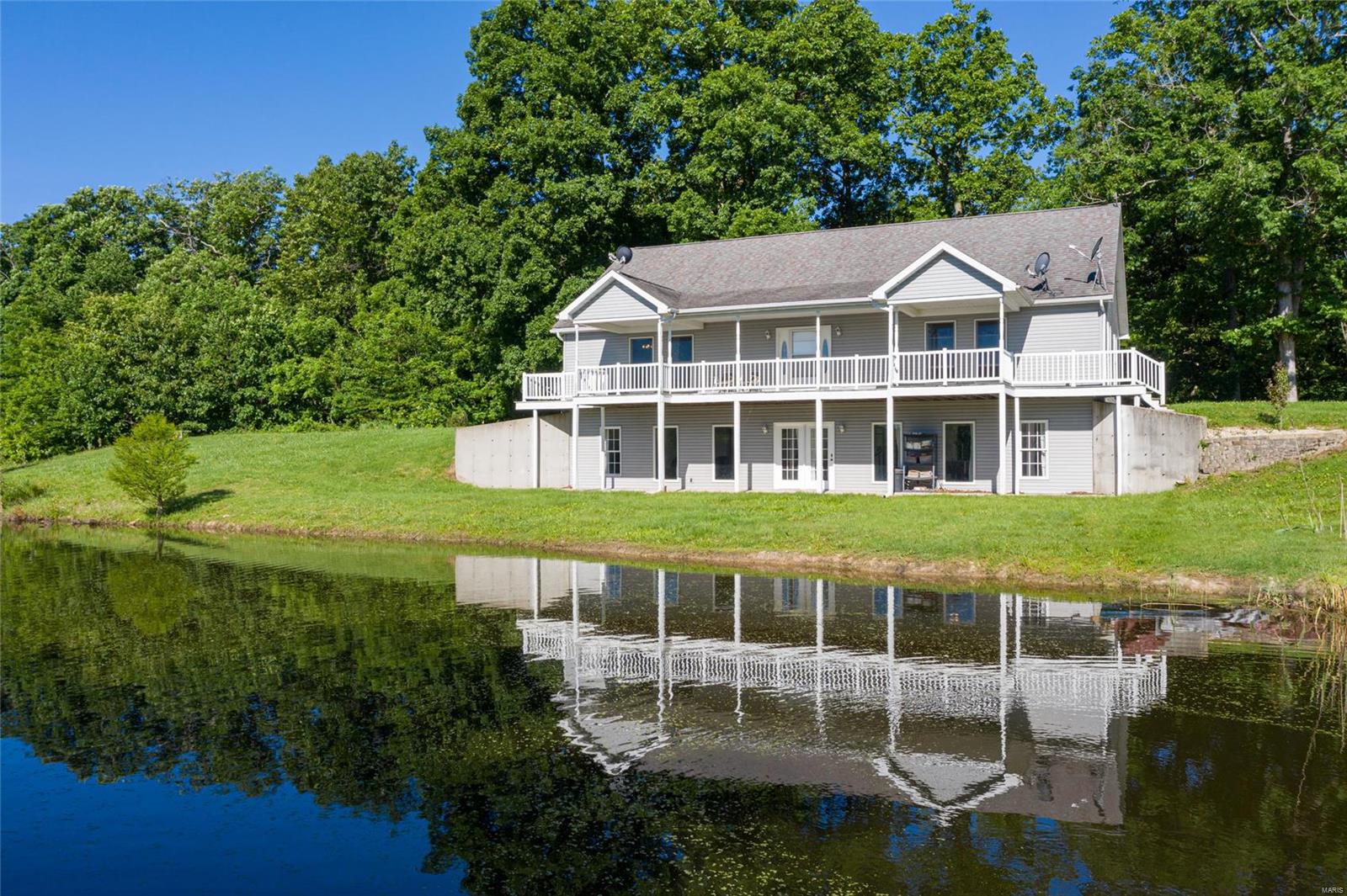 14792 Wheeler Road Carlinville, IL 62626 - Photo 1 of 49 Gallery Image 1