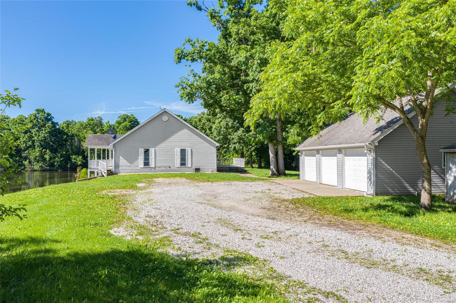 14792 Wheeler Road Carlinville, IL 62626 - Photo 2 of 49 Gallery Image 2