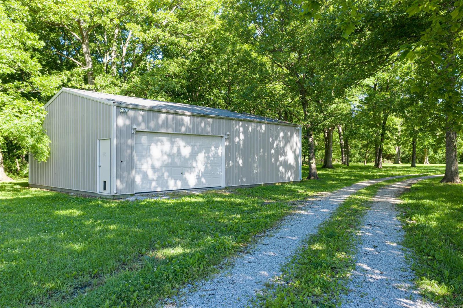 14792 Wheeler Road Carlinville, IL 62626 - Photo 48 of 49 Gallery Image 48