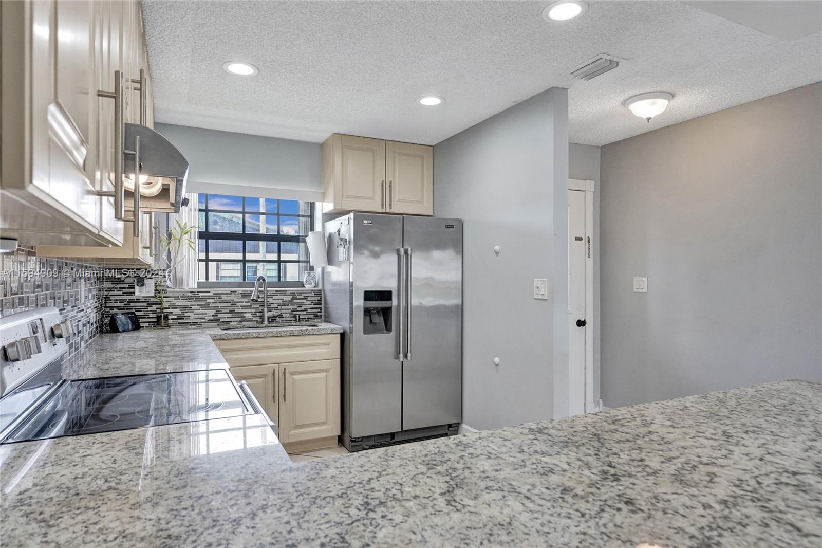 703 Banks Road Margate, FL 33063 - Photo 2 of 33