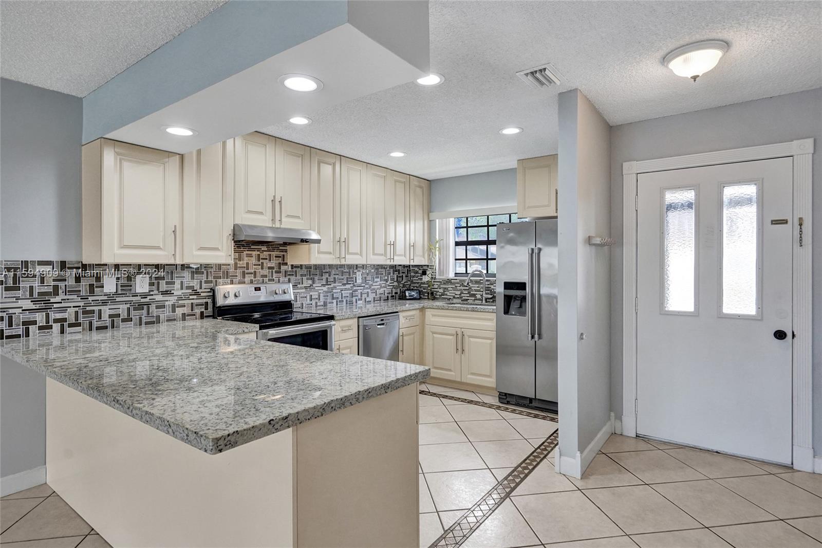 703 Banks Road Margate, FL 33063 - Photo 3 of 33
