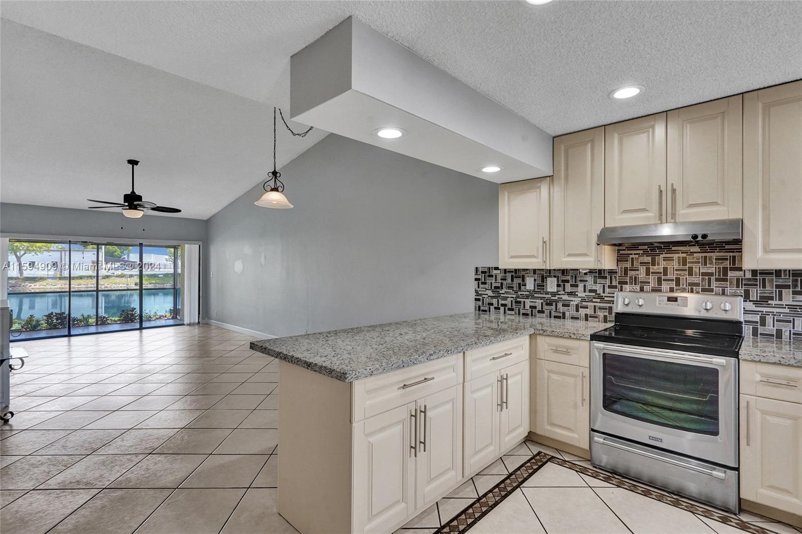 703 Banks Road Margate, FL 33063 - Photo 5 of 33