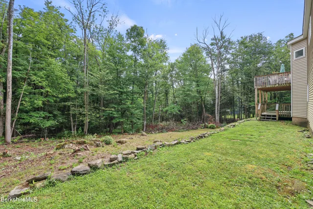$555,000 | 674 Benton Hill Road, Becket, MA 01223