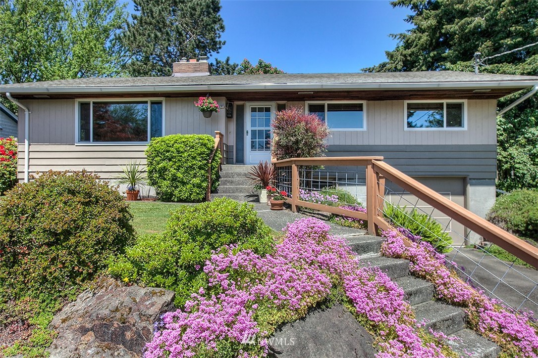 2144 North 89th Street Seattle, WA 98103 - Photo 1 of 25 Gallery Image 1