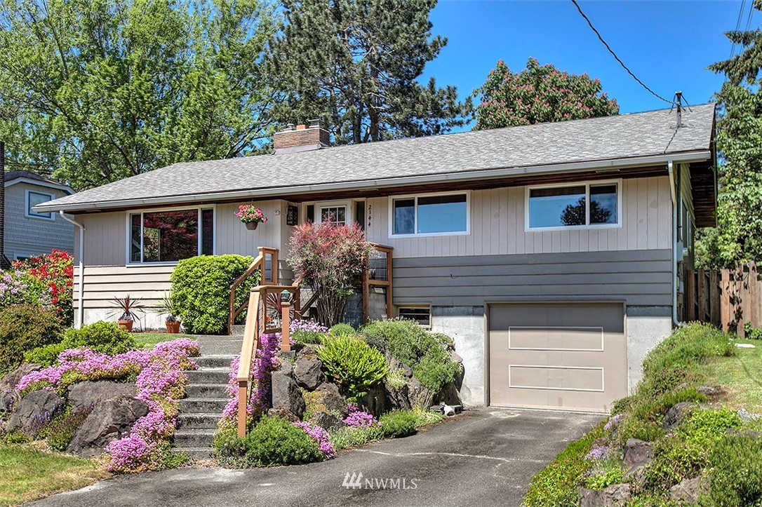 2144 North 89th Street Seattle, WA 98103 - Photo 2 of 25 Gallery Image 2