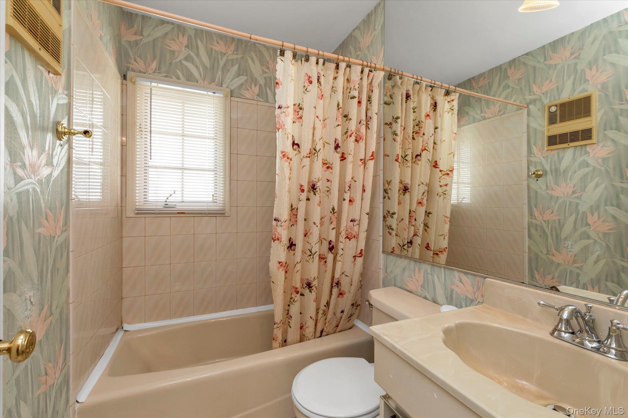 2484 Lindy Road Westbury, NY 11590 - Photo 11 of 20