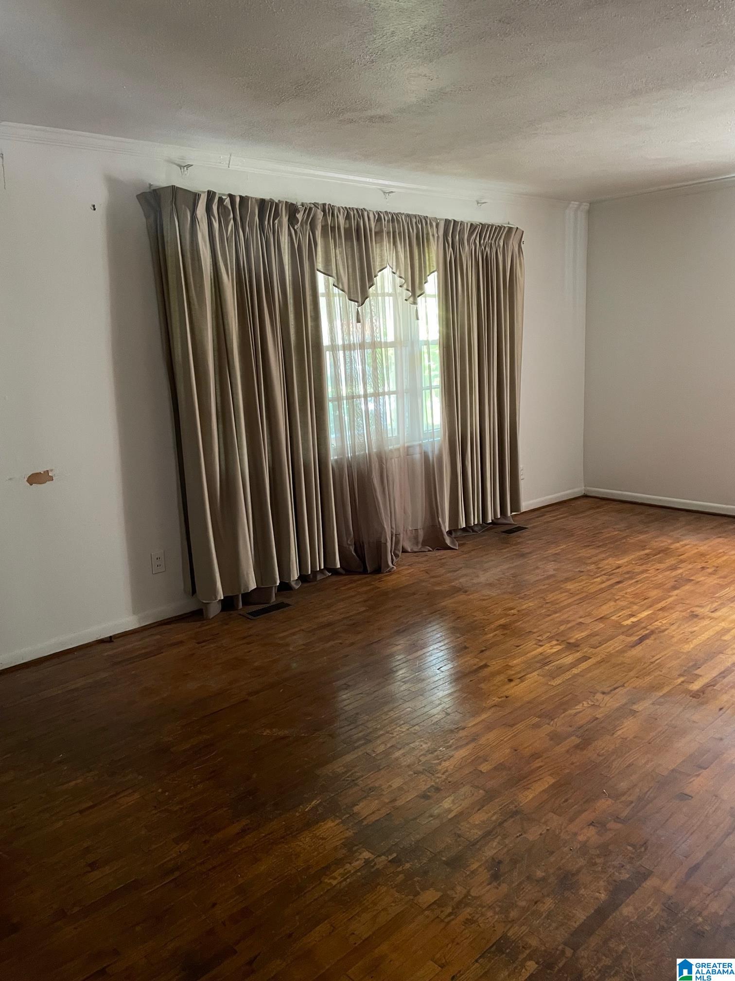 2210 Walnut Avenue Anniston, AL 36201 - Photo 6 of 38