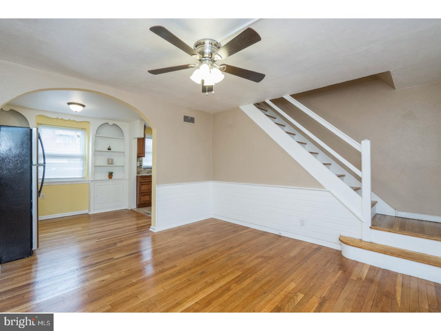 246 Margate Road Upper Darby, PA 19082 - Photo 6 of 21 Living Room