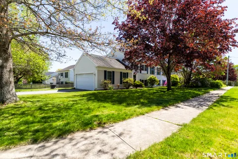 $549,000 | 226 Noank Ledyard Road, Groton, CT 06355