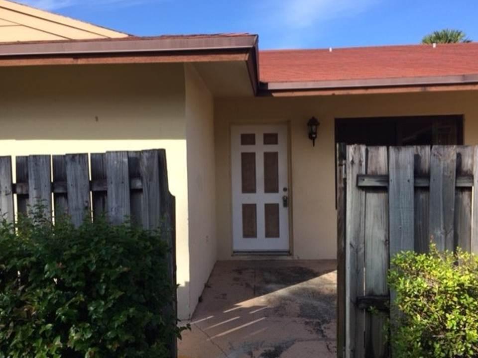 4328 Woodstock Drive, Unit D West Palm Beach, FL 33409 - Photo 2 of 9