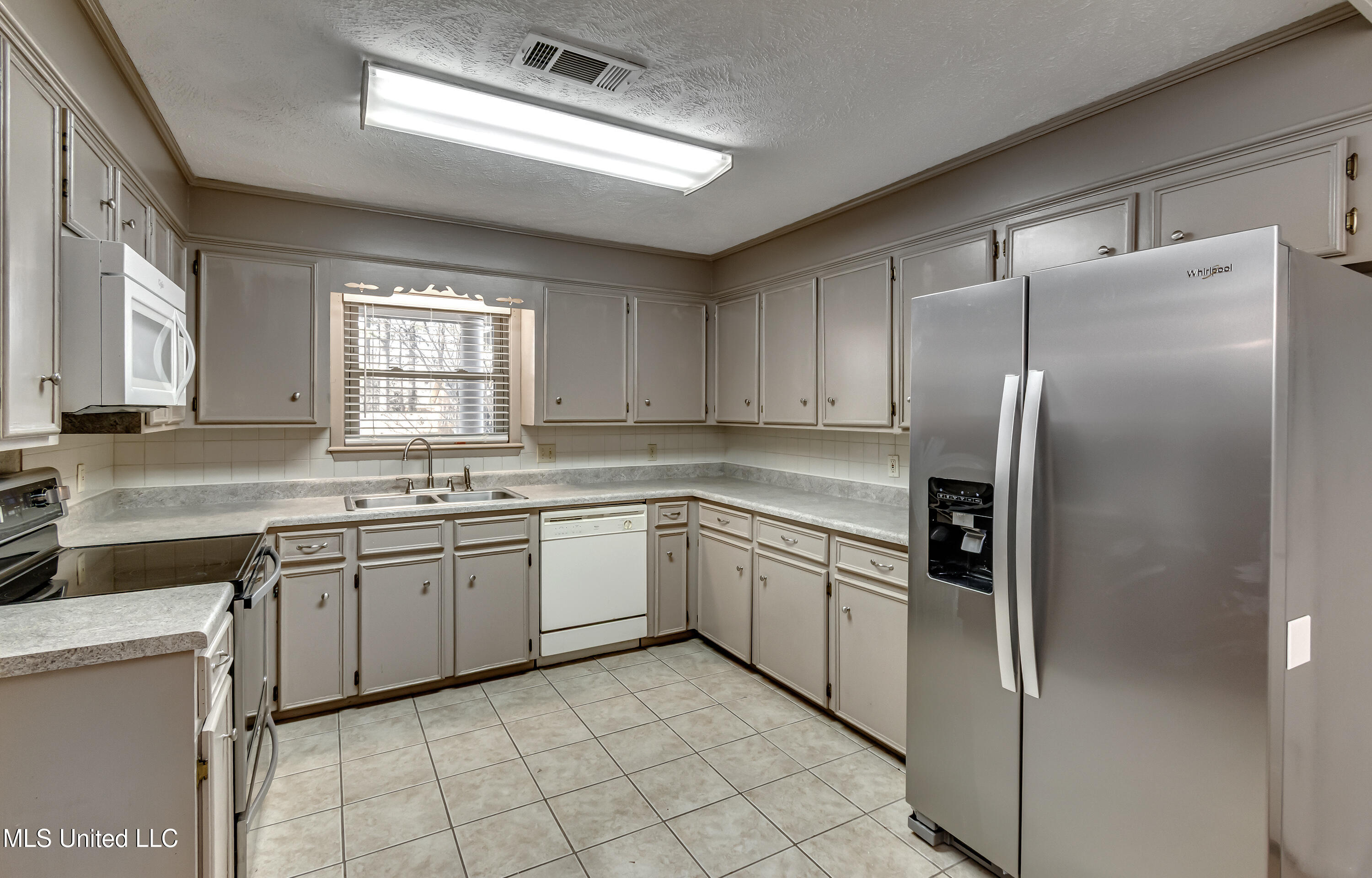 141 Fern Valley Road Brandon, MS 39042 - Photo 14 of 57 141 Fern Valley Rd-31