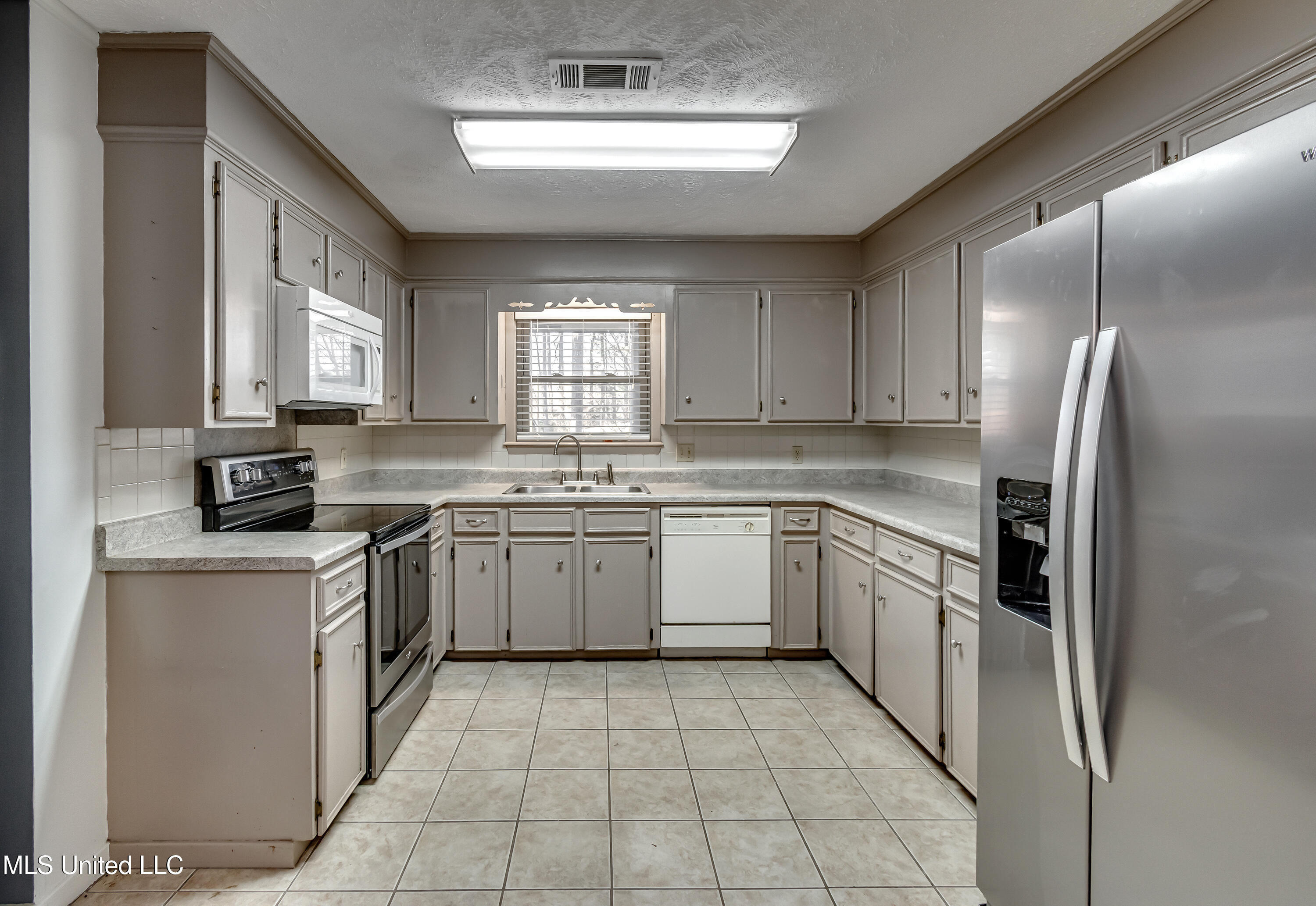 141 Fern Valley Road Brandon, MS 39042 - Photo 16 of 57 141 Fern Valley Rd-33