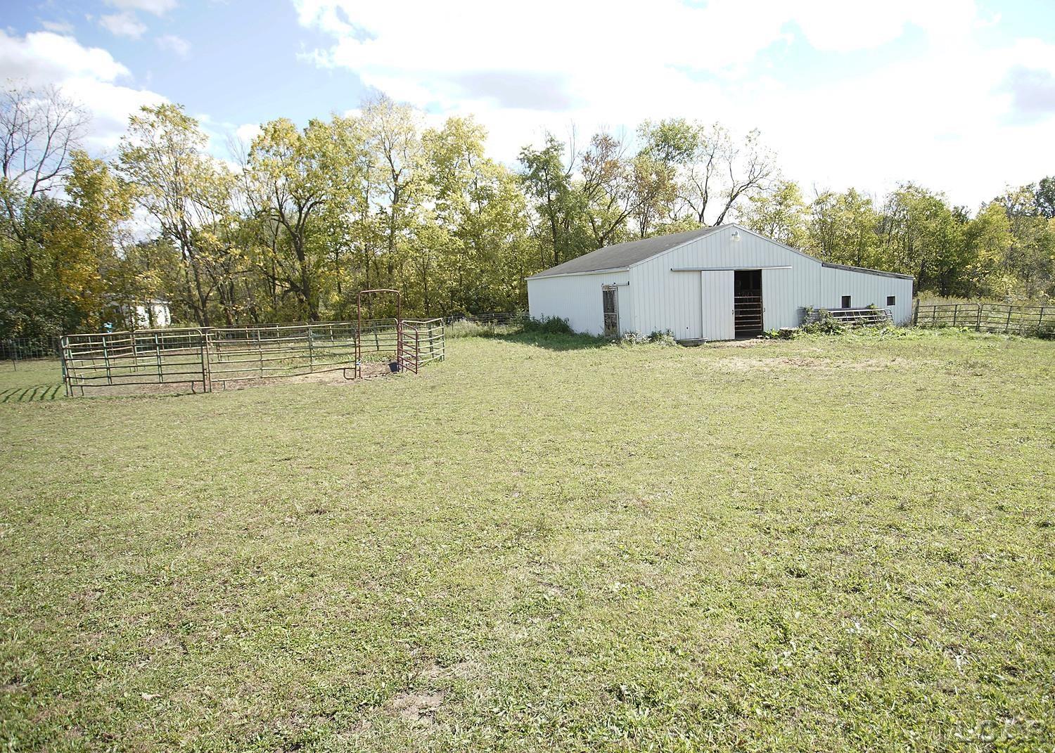 2933 Hunt Road Adrian, MI 49221 - Photo 33 of 38 50124111-37.JPG