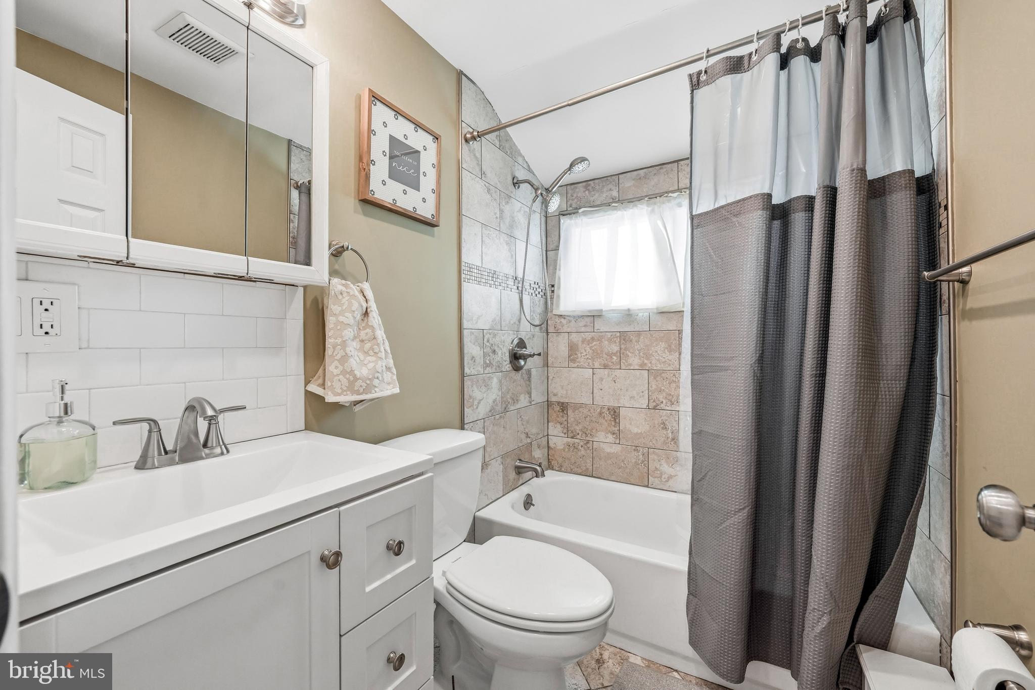 29 New Pond Lane Levittown, PA 19054 - Photo 24 of 28