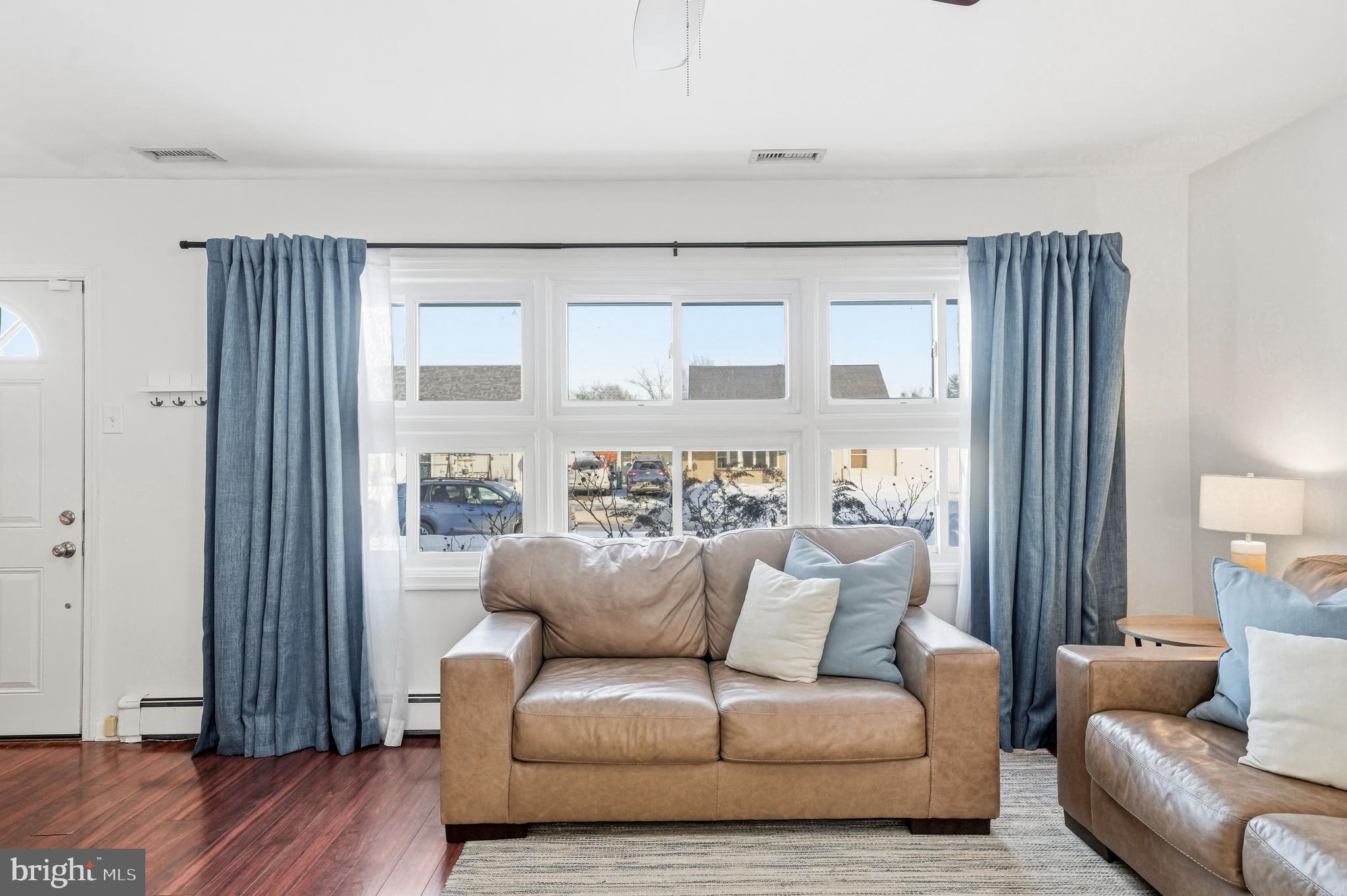 29 New Pond Lane Levittown, PA 19054 - Photo 8 of 28