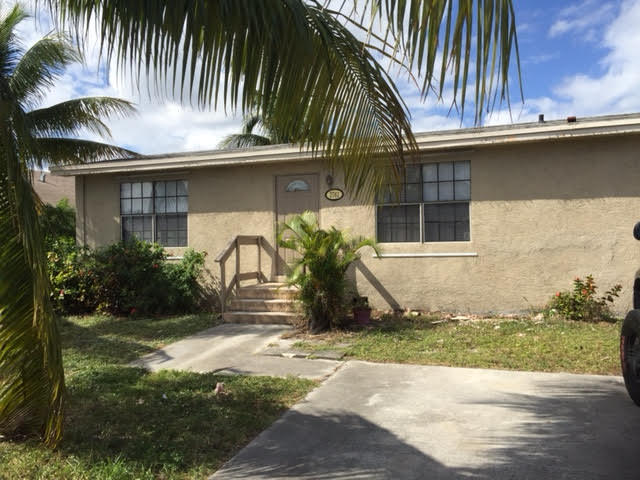 2761 North Seacrest Boulevard Boynton Beach, FL 33435 - Photo 2 of 4 2761 seacrest front
