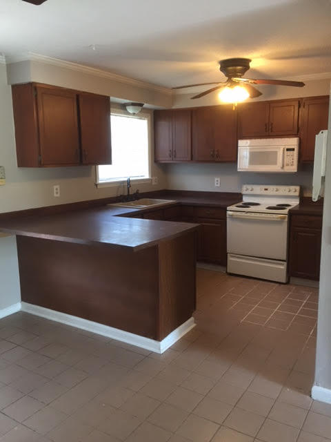 2761 North Seacrest Boulevard Boynton Beach, FL 33435 - Photo 3 of 4 2761 seacrest kitchen