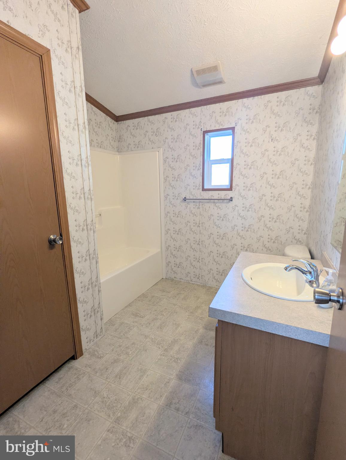 107 Trailway Road Middle River, MD 21220 - Photo 24 of 29 Hallway bathroom