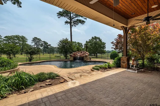 a view of outdoor space yard and house
