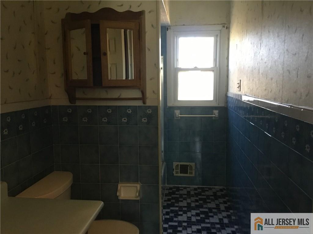 3 Laythan Road Edison, NJ 08817 - Photo 4 of 14