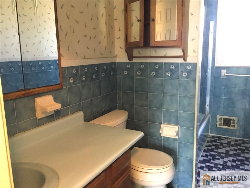 3 Laythan Road Edison, NJ 08817 - Photo 5 of 14