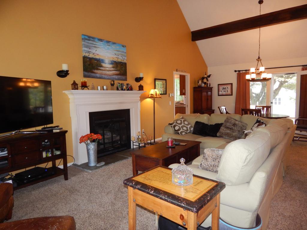 15 Pinewood Village Road, Unit 15 Lebanon, NH 03784 - Photo 4 of 22 Gallery Image 4