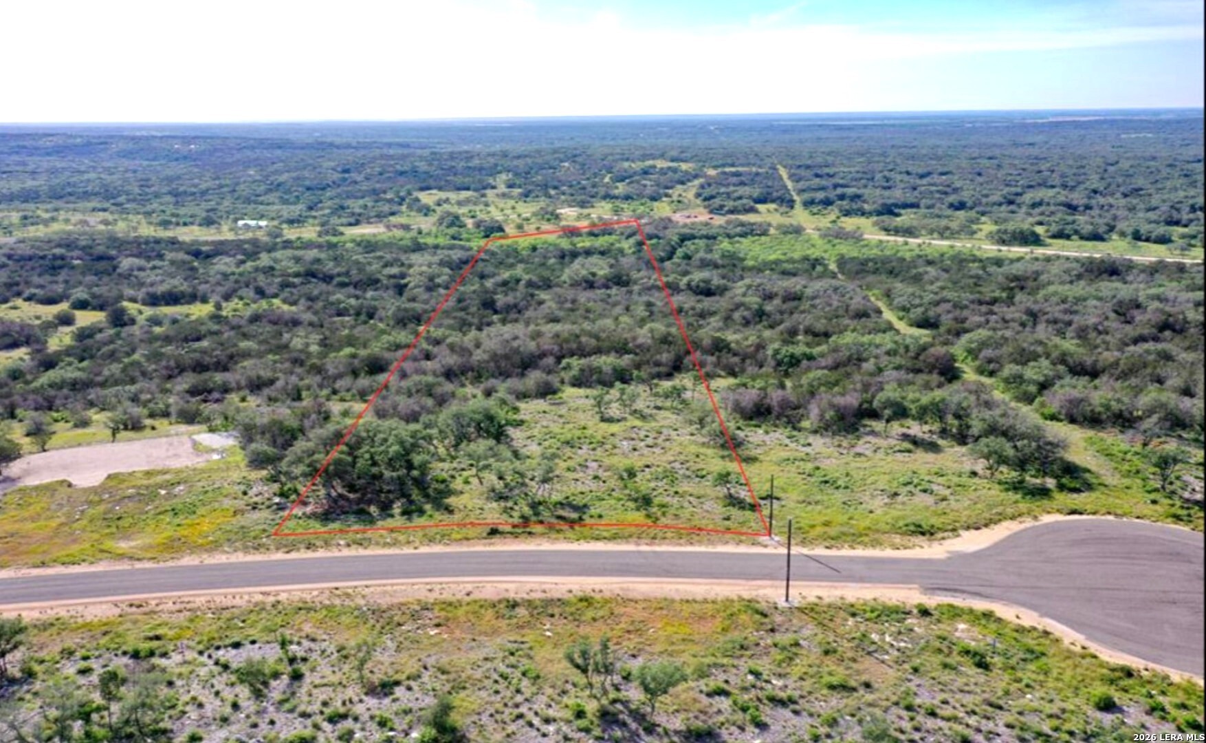 194 Crescent Ridge Hondo, TX 78861 - Photo 4 of 6