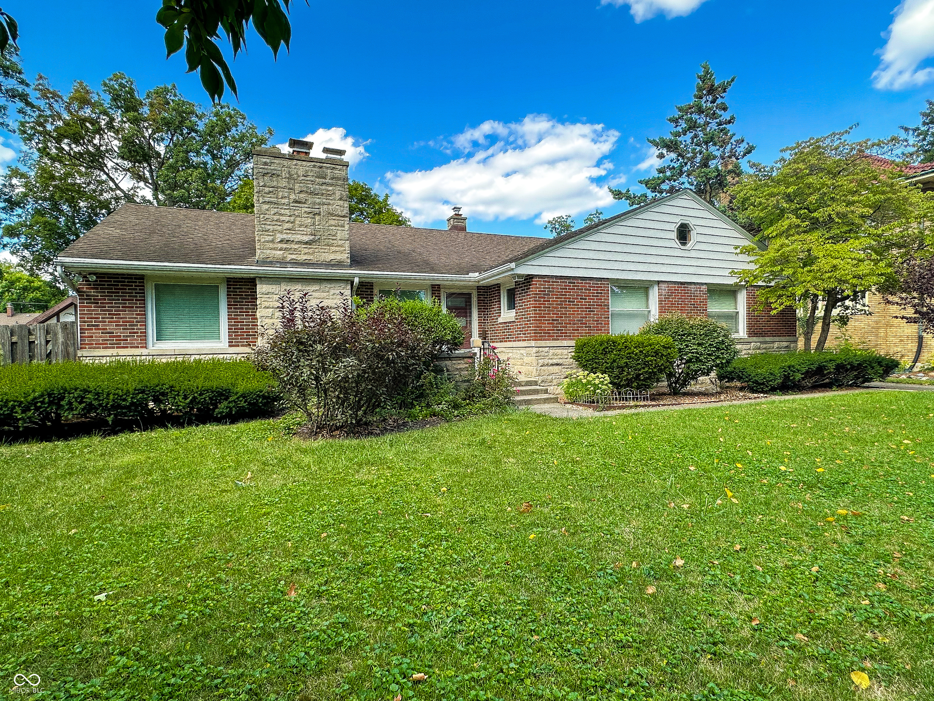 926 West Rudisill Boulevard Fort Wayne, IN 46807 - Photo 3 of 50