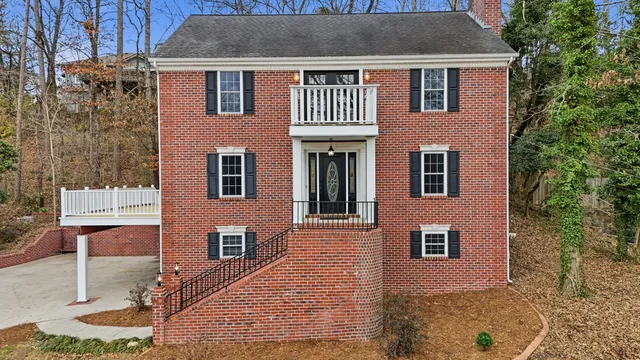 $500,000 | 4917 Shoreline Drive, Chattanooga, TN 37416