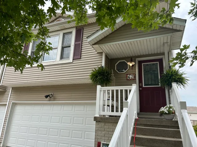 $219,000 | 67 Oak Park Road, Bloomington, IL 61701