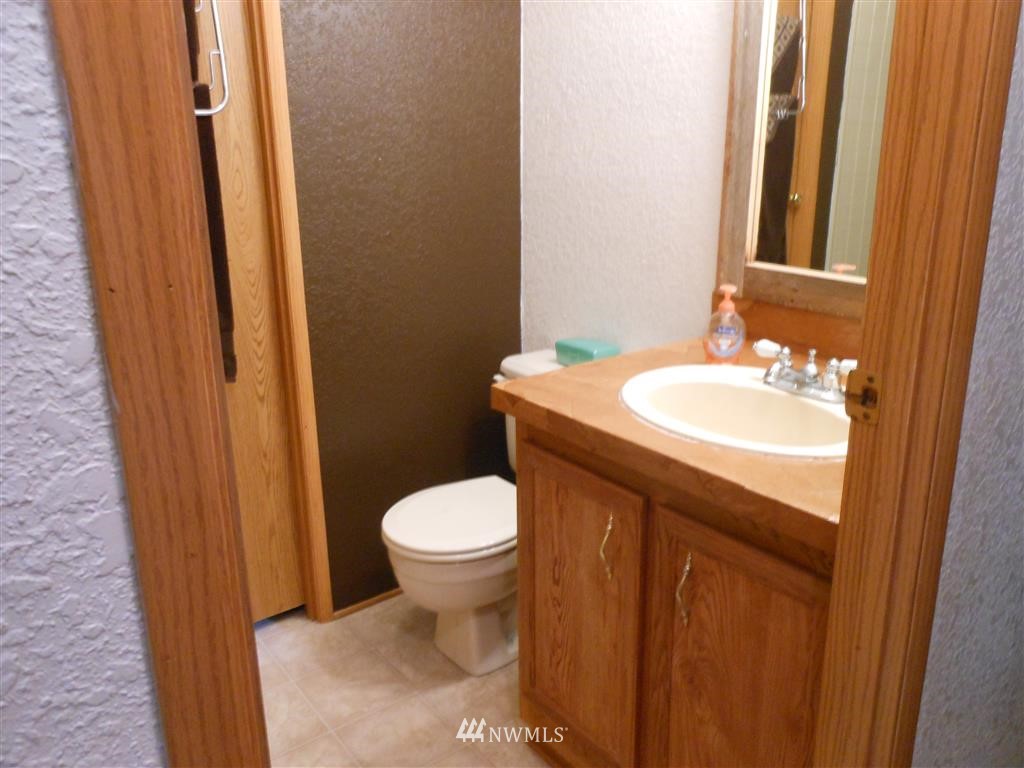217 Kennedy Road Onalaska, WA 98570 - Photo 8 of 20 Gallery Image 8