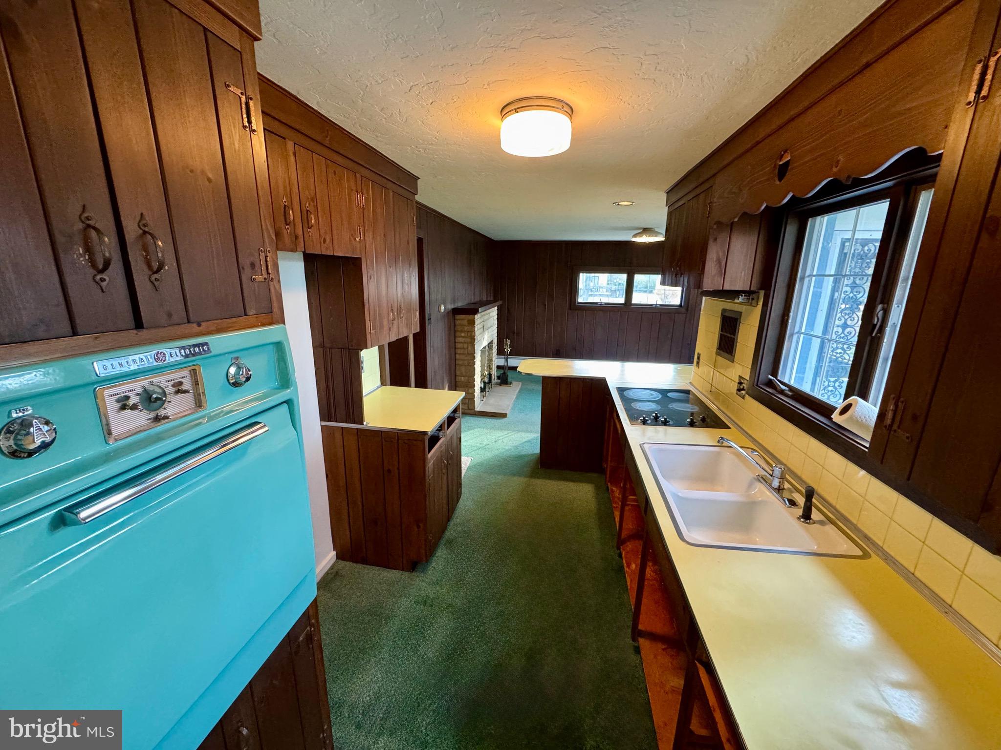 1114 West Thomas Road Lansdale, PA 19446 - Photo 17 of 32 Gallery Image 17