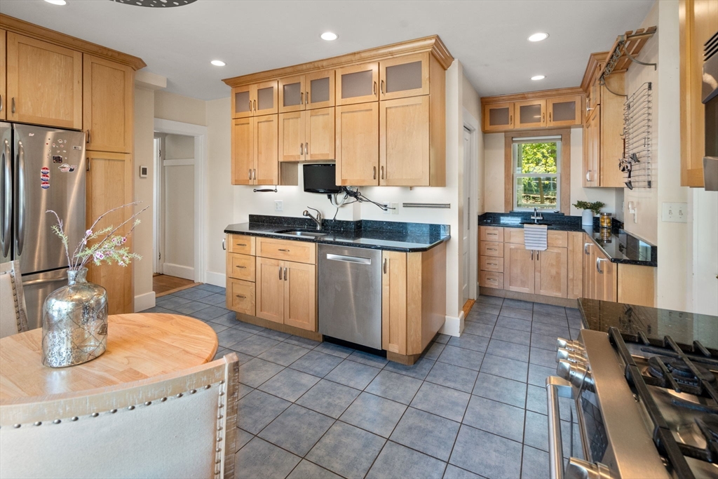 90 Hull Street Newton, MA 02460 - Photo 9 of 25