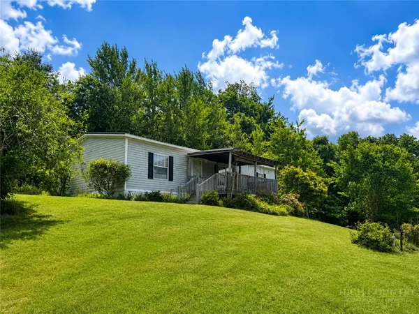 $165,000 | 38 Sapphire Lane, Troutdale, VA 24378