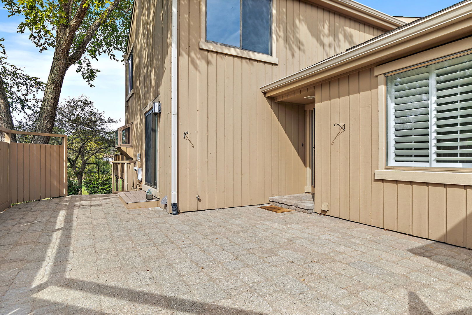 830 Oak Hill Road Lake Barrington, IL 60010 - Photo 3 of 39