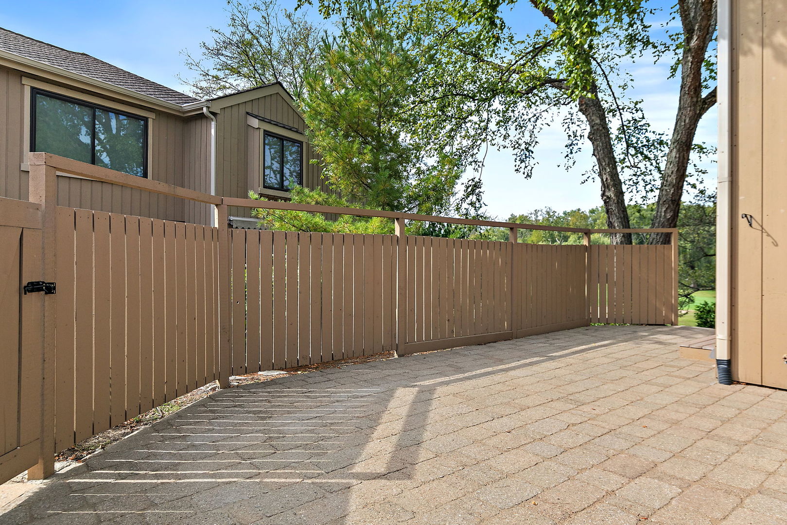 830 Oak Hill Road Lake Barrington, IL 60010 - Photo 4 of 39