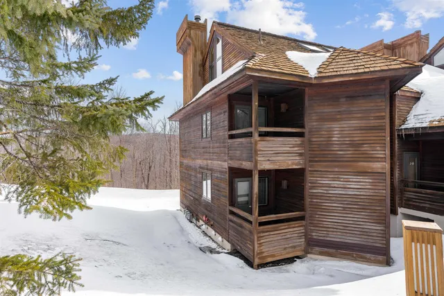 $345,000 | 180 High Ridge Road, Unit J10, Killington, VT 05751