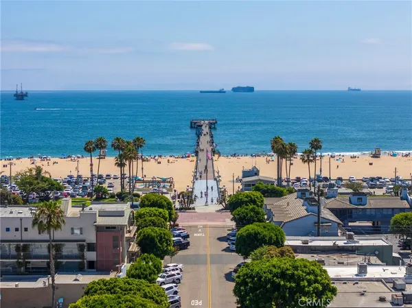 $1,350,000 | 805 Ocean Avenue, Unit 6, Seal Beach, CA 90740